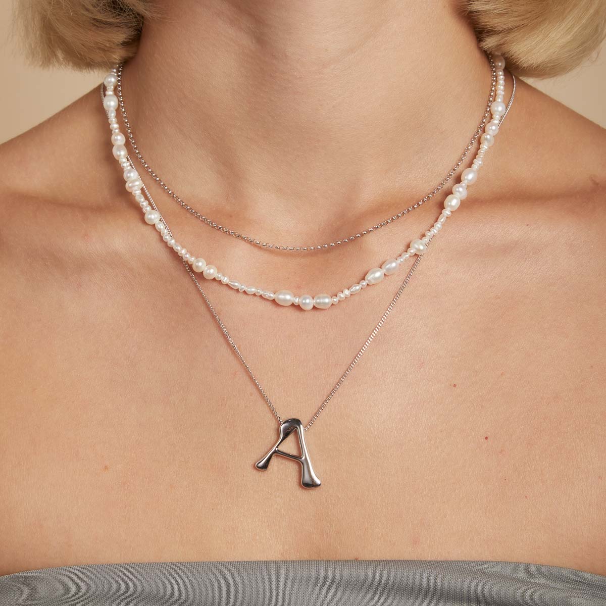 A Initial Bold Pendant Necklace in Silver - Image 3