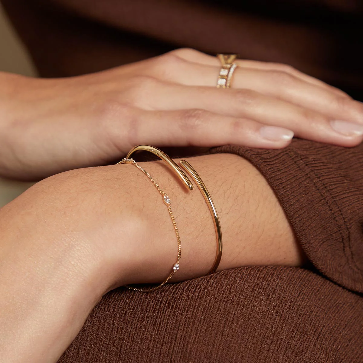 Twist Cuff in Gold - Image 4