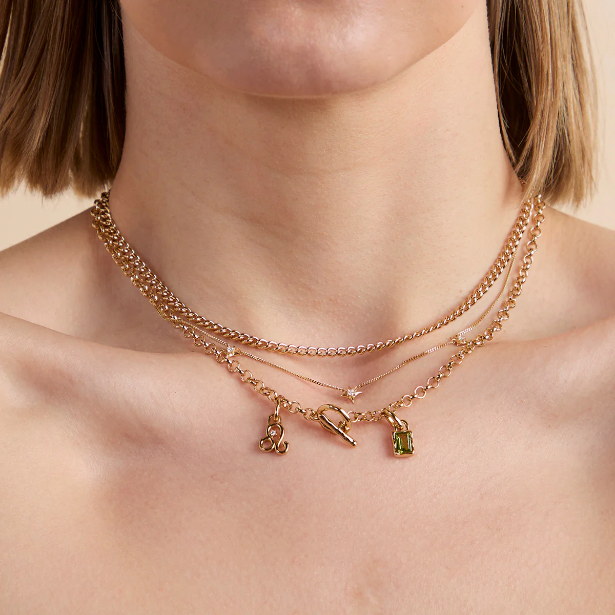 Bold Essential Curb Chain Necklace in Gold - Image 5