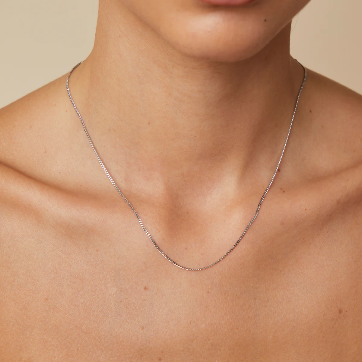 Bold Miyu Chain Necklace in Solid White Gold - Image 3