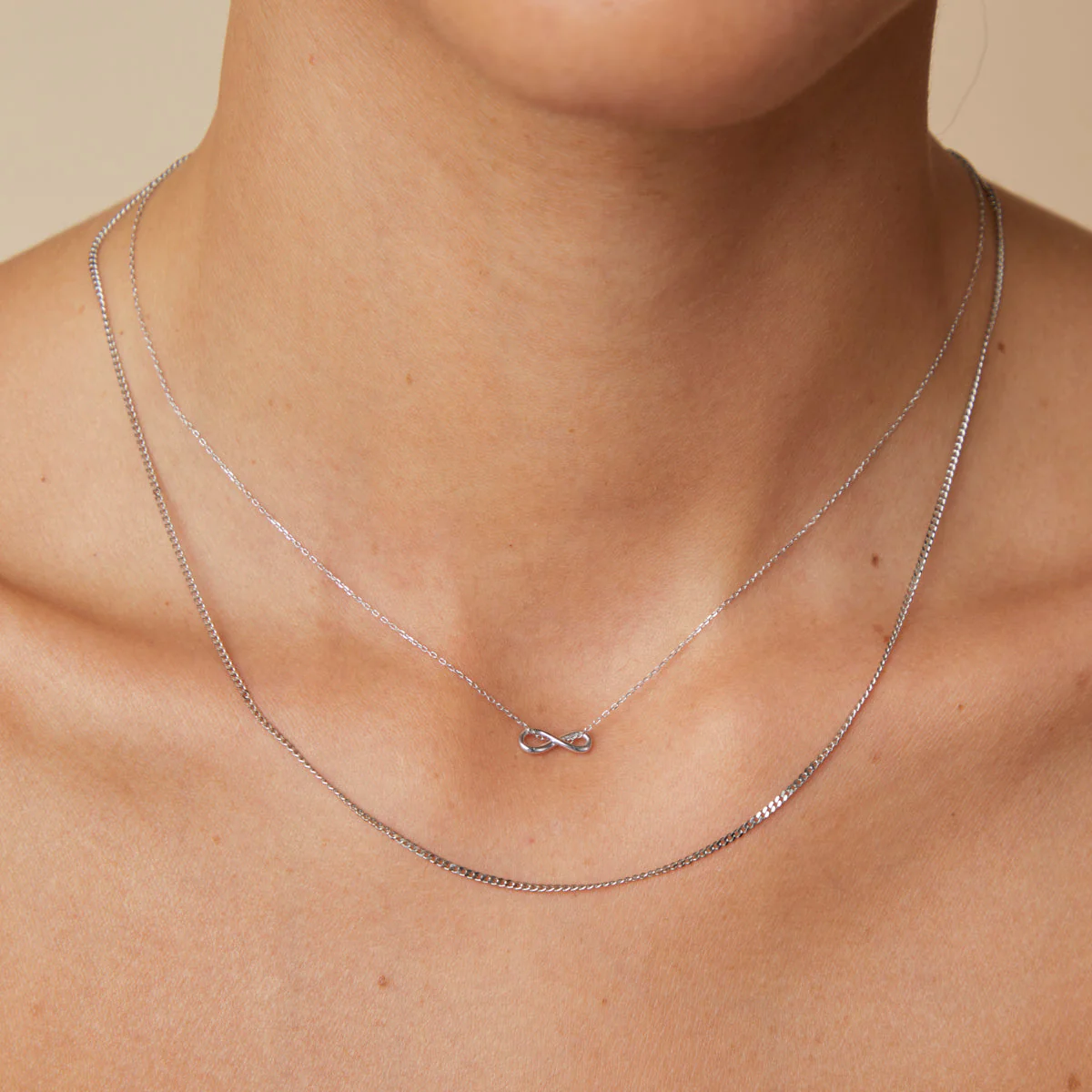 Bold Miyu Story Chain Necklace in Solid White Gold - Image 3