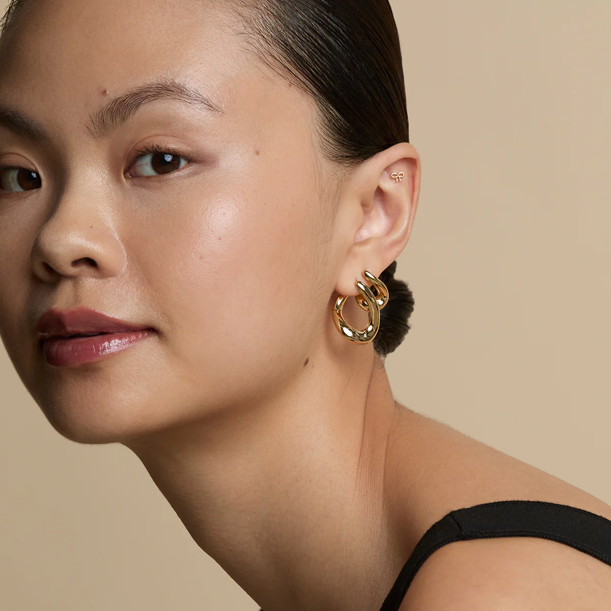 Bow Titanium Piercing Stud in Gold - Image 5