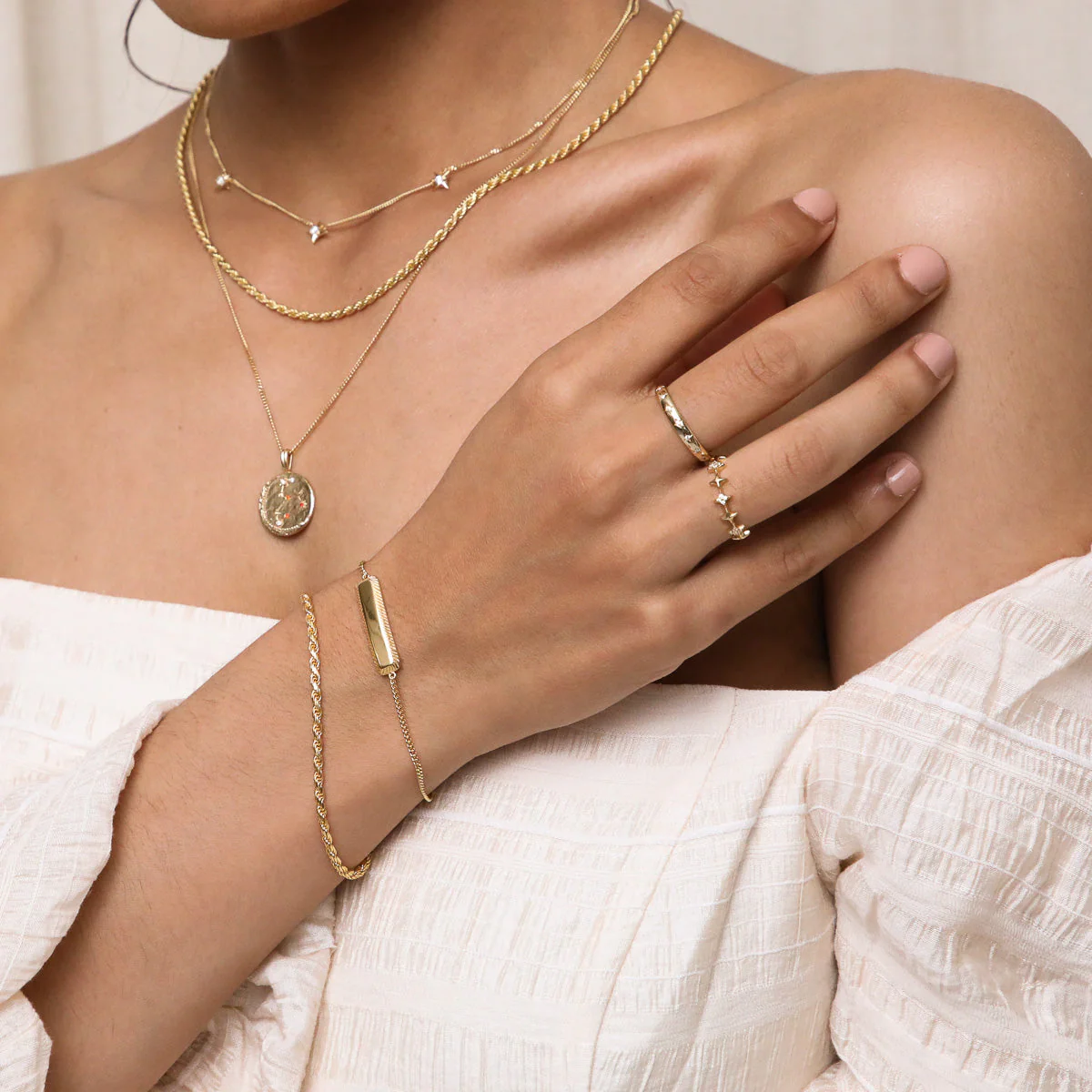 Cosmic Star Band Ring in Gold - Image 7