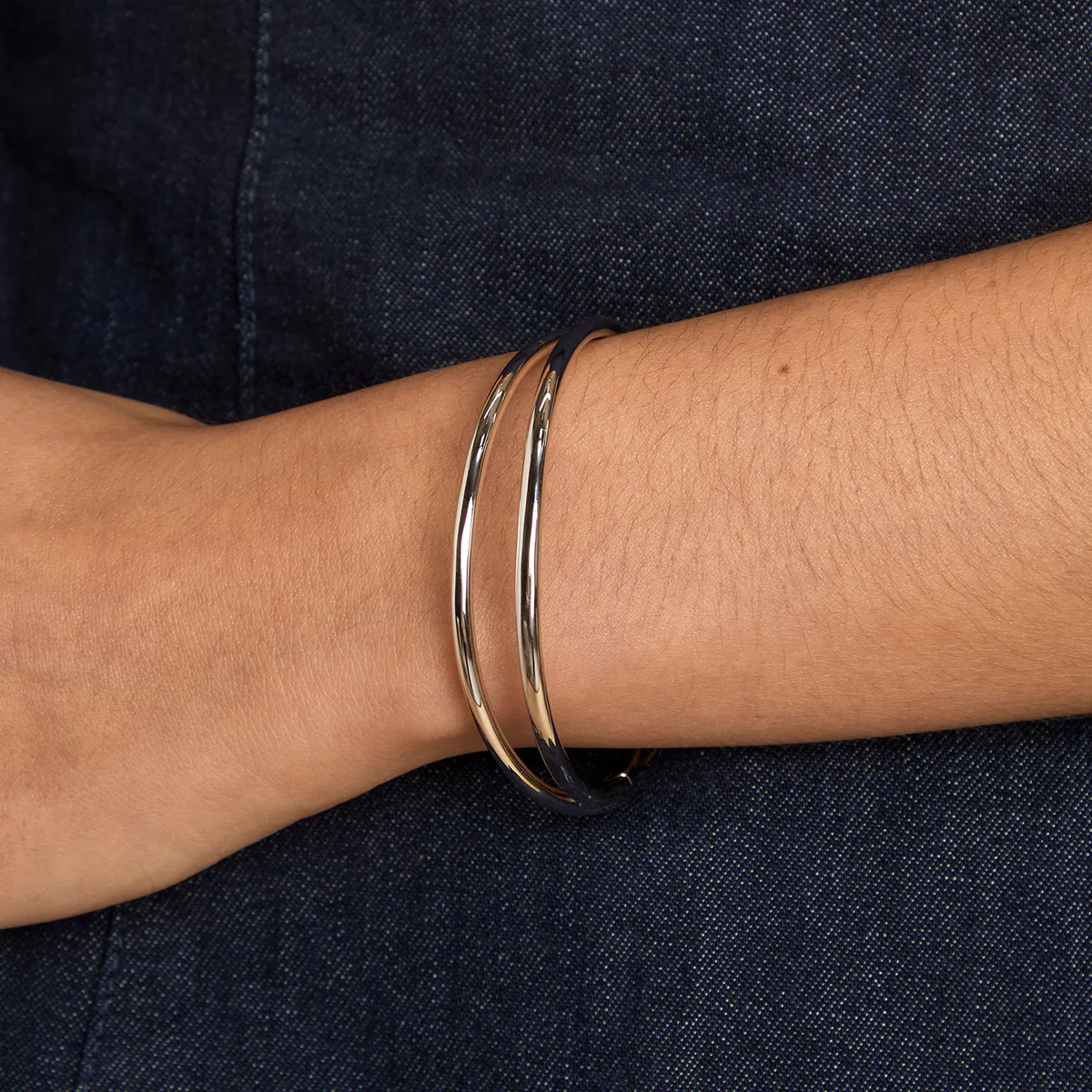 Crossover Illusion Bangle in Silver - Image 2