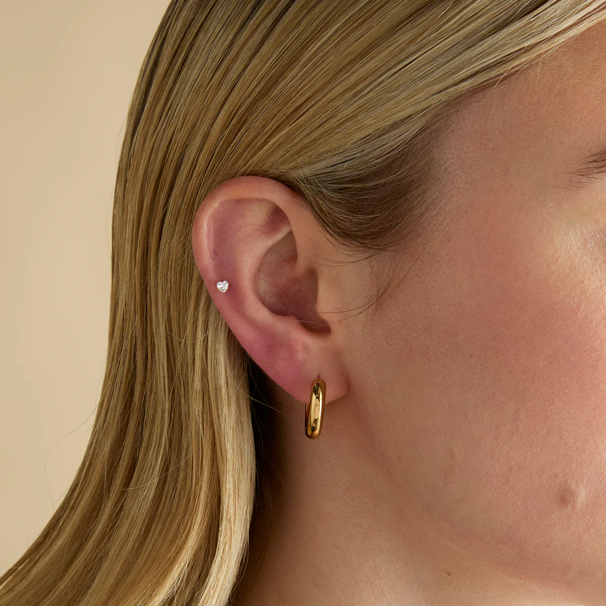 Crystal Heart Titanium Piercing Stud in Gold - Image 2
