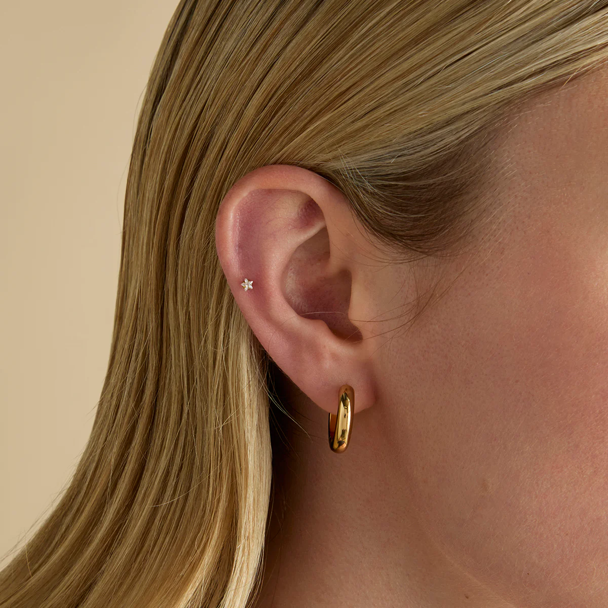 Crystal Star Titanium Piercing Stud in Gold - Image 2