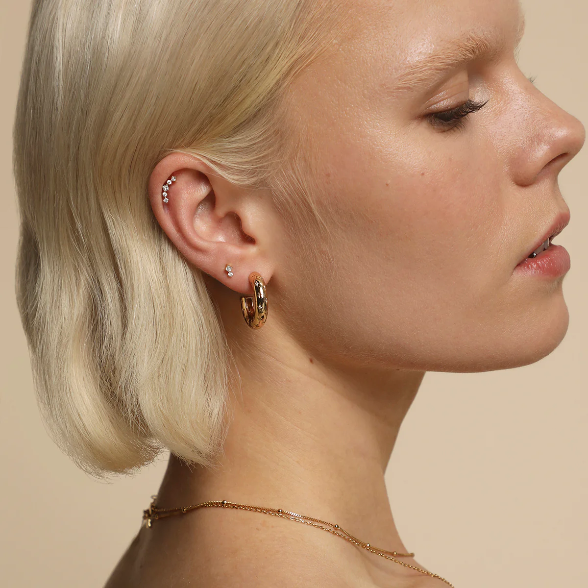 Curved Square Crystal Titanium Piercing Stud in Gold - Image 5