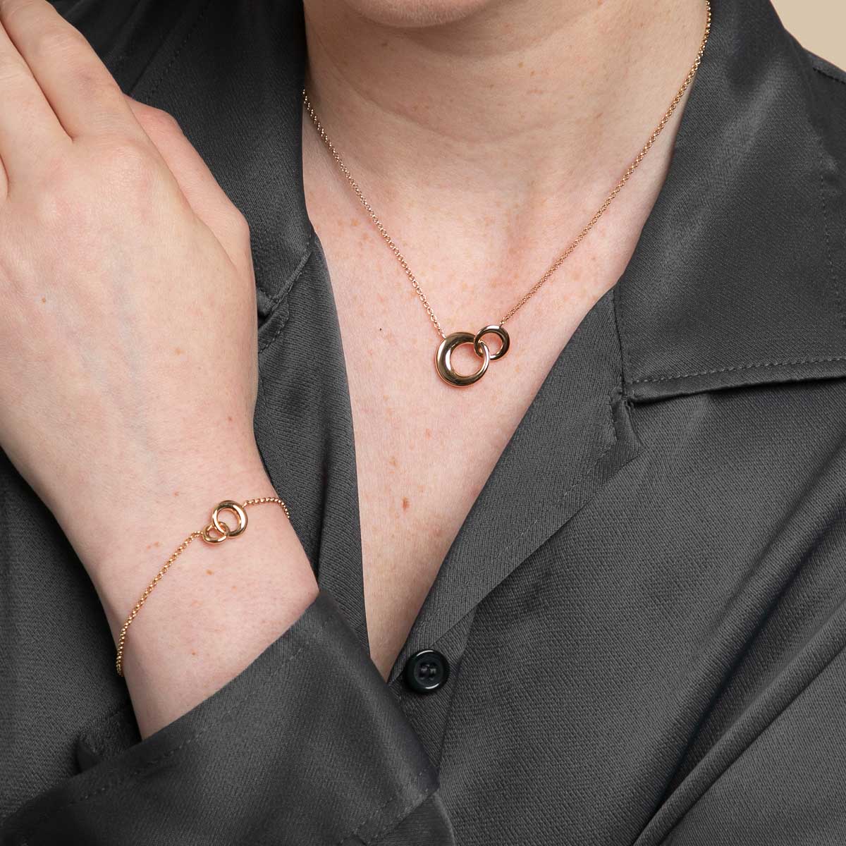 Dome Link Bracelet in Gold - Image 3