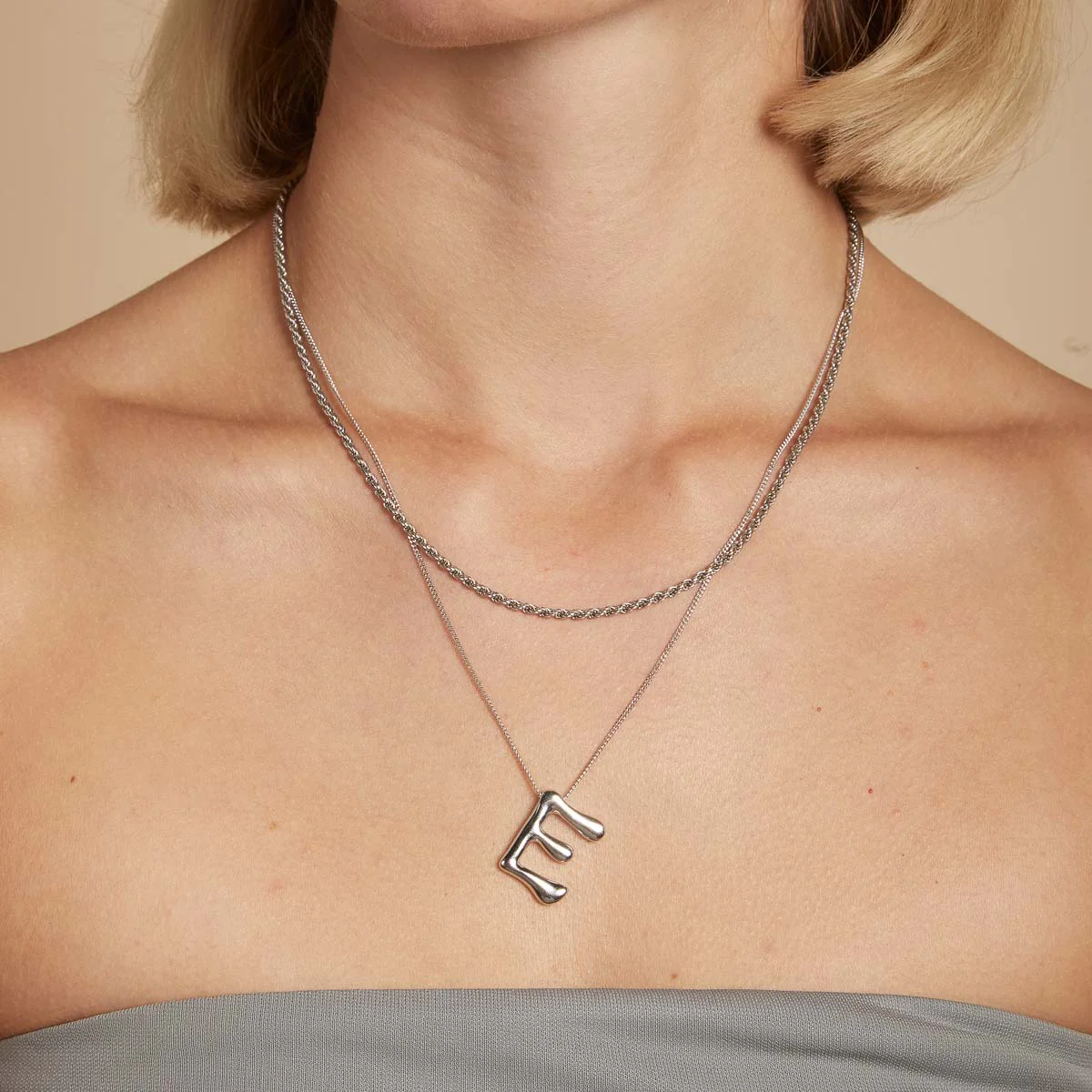 E Initial Bold Pendant Necklace in Silver - Image 3