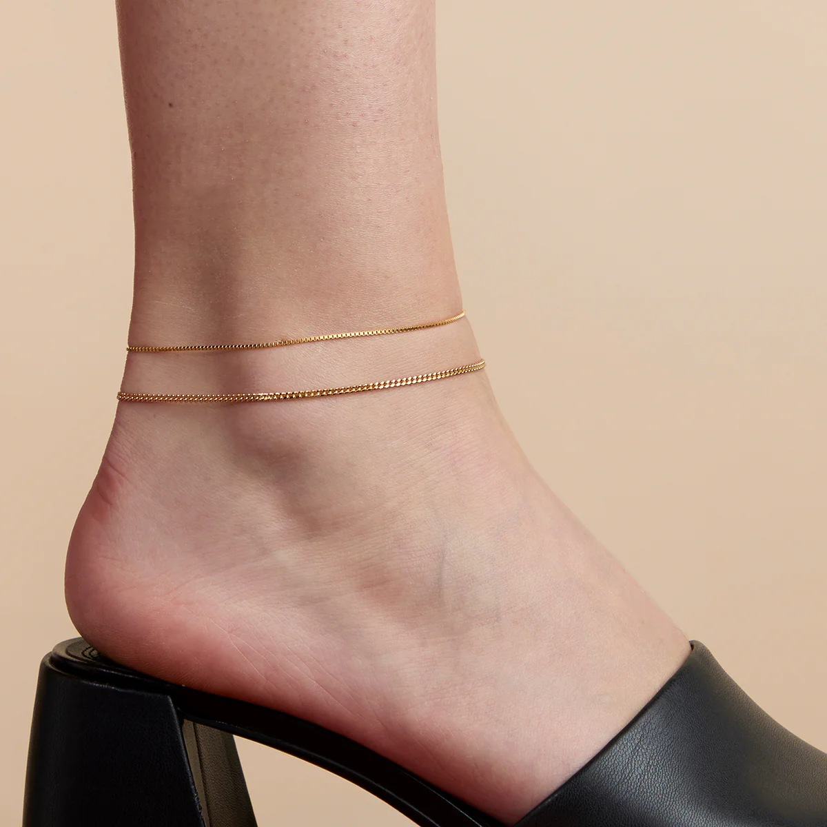 Essential Box Chain Anklet in Gold - Image 3