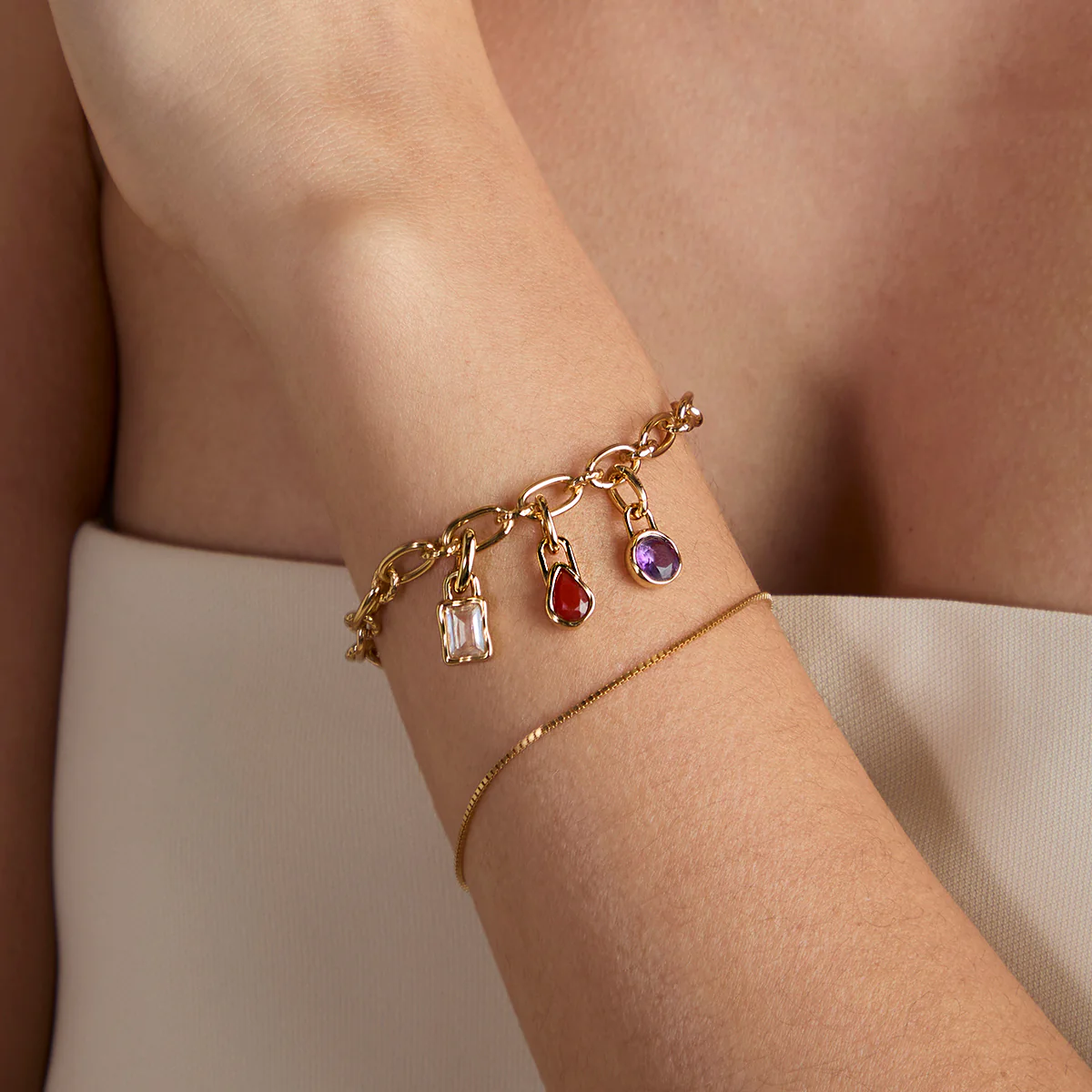 Essential Box Chain Bracelet in Gold - Image 6