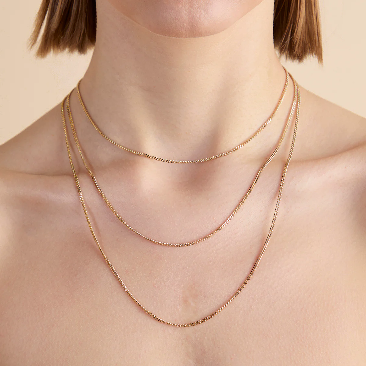 Essential Curb Chain Necklace in Gold - Image 3