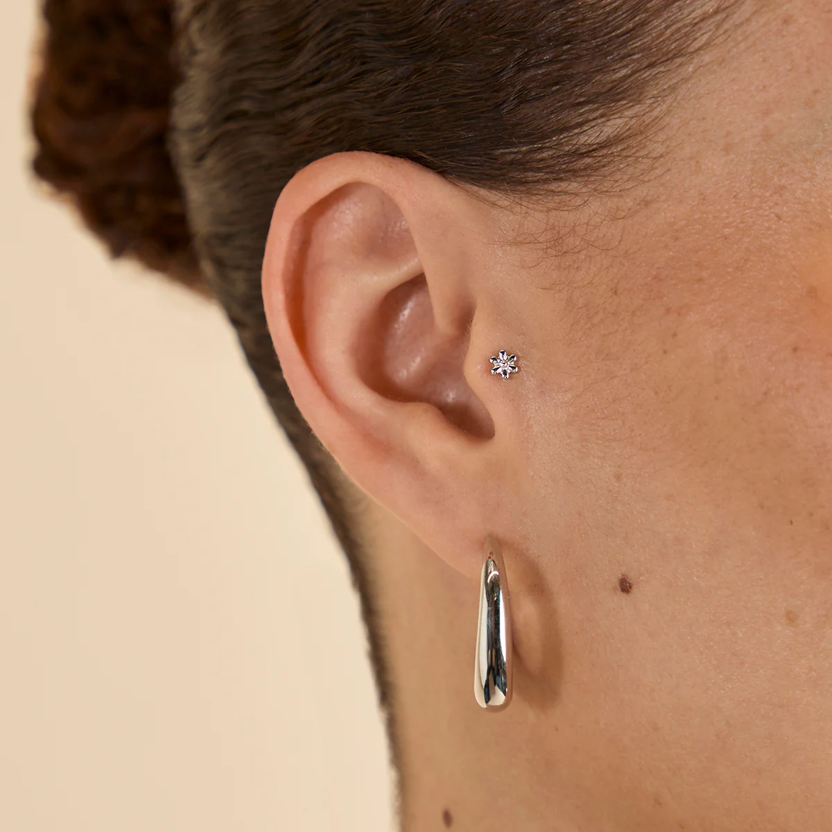 Flower Titanium Piercing Stud in Platinum - Image 2