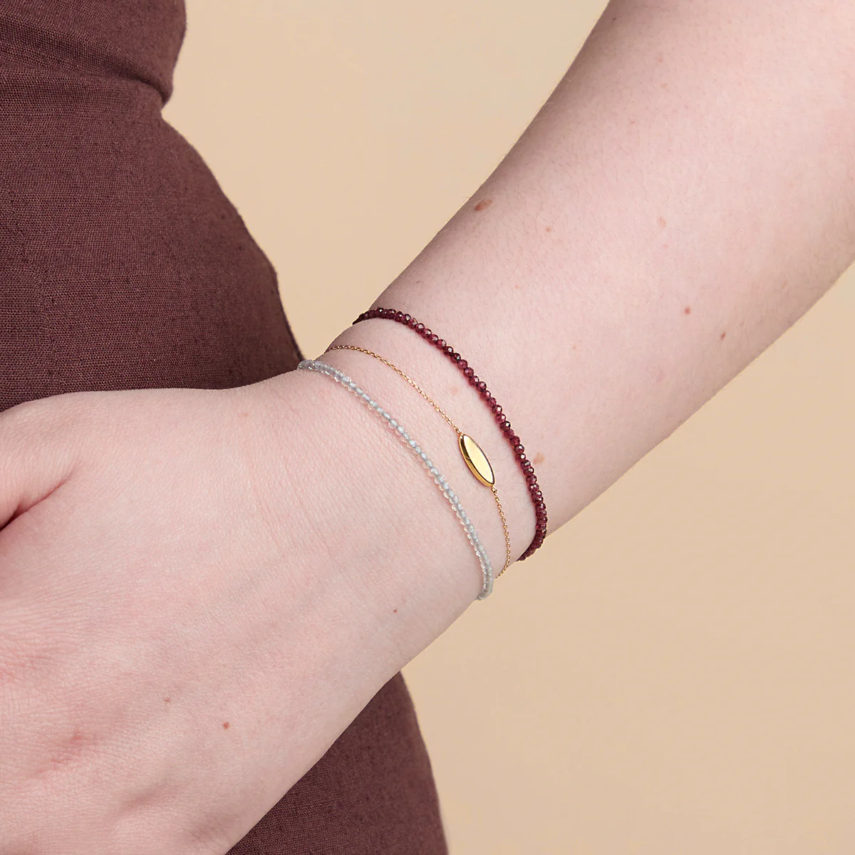 Garnet January Beaded Bracelet in Solid Gold - Image 3