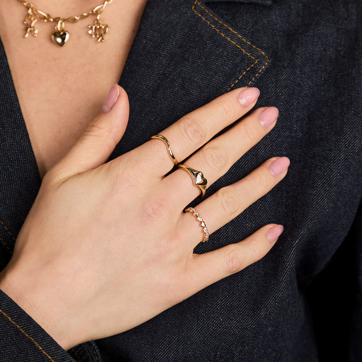 Heart Bezel Band Ring in Gold - Image 4
