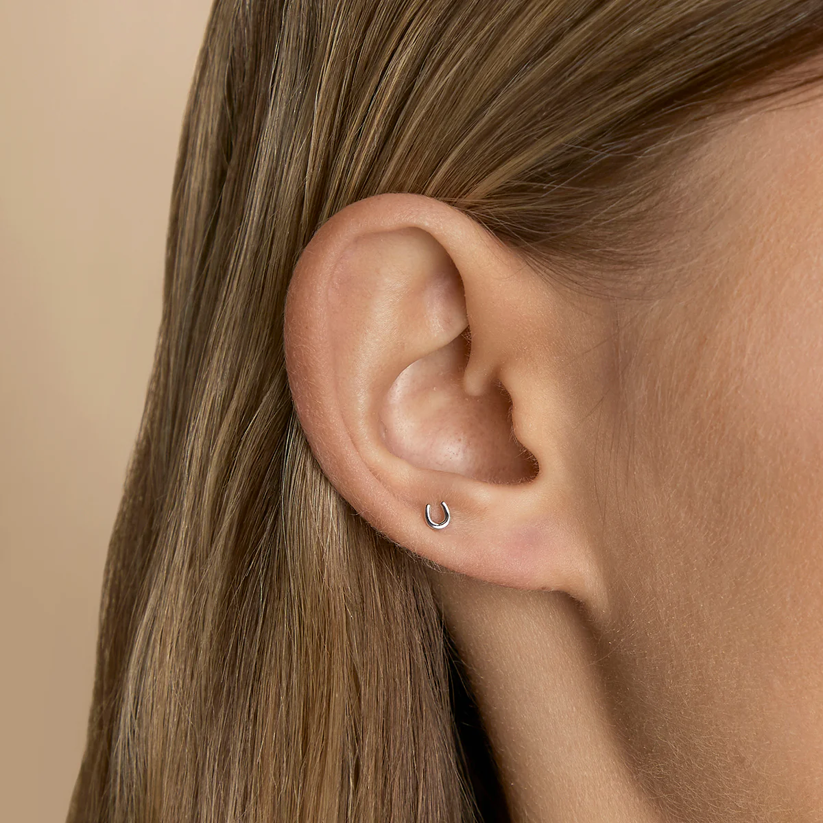 Horseshoe Piercing Stud in Solid White Gold - Image 2