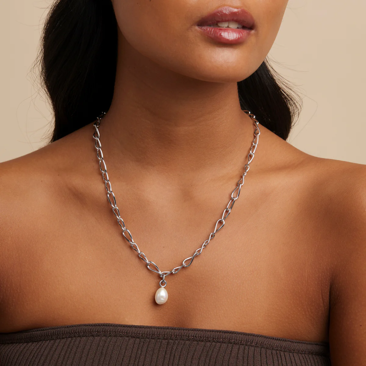 Infinite Pearl Bold Lariat Necklace in Silver - Image 2
