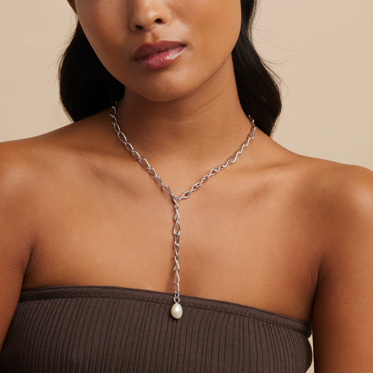 Infinite Pearl Bold Lariat Necklace in Silver - Image 3