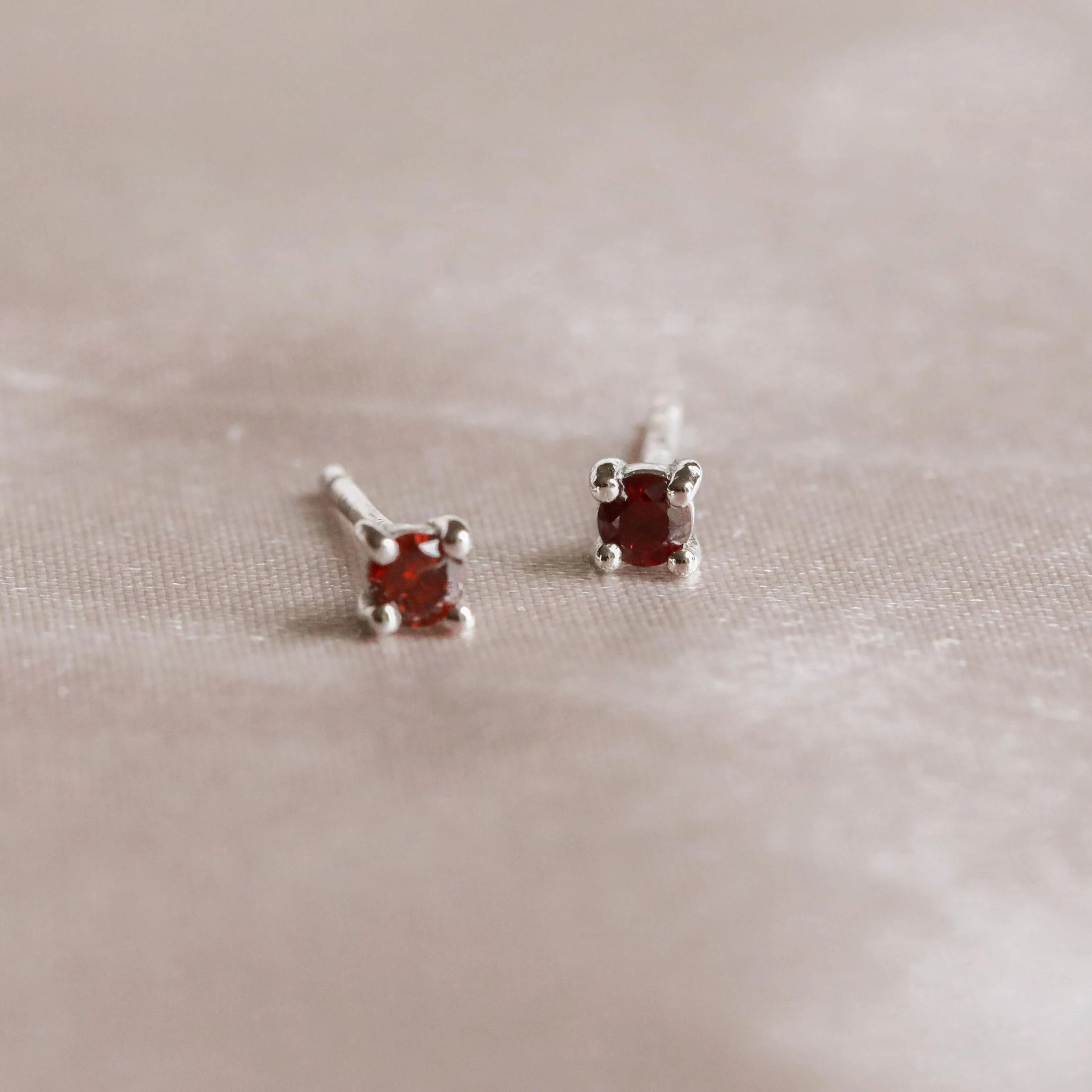 January Birthstone Stud Earrings in Silver with Garnet CZ - Image 3