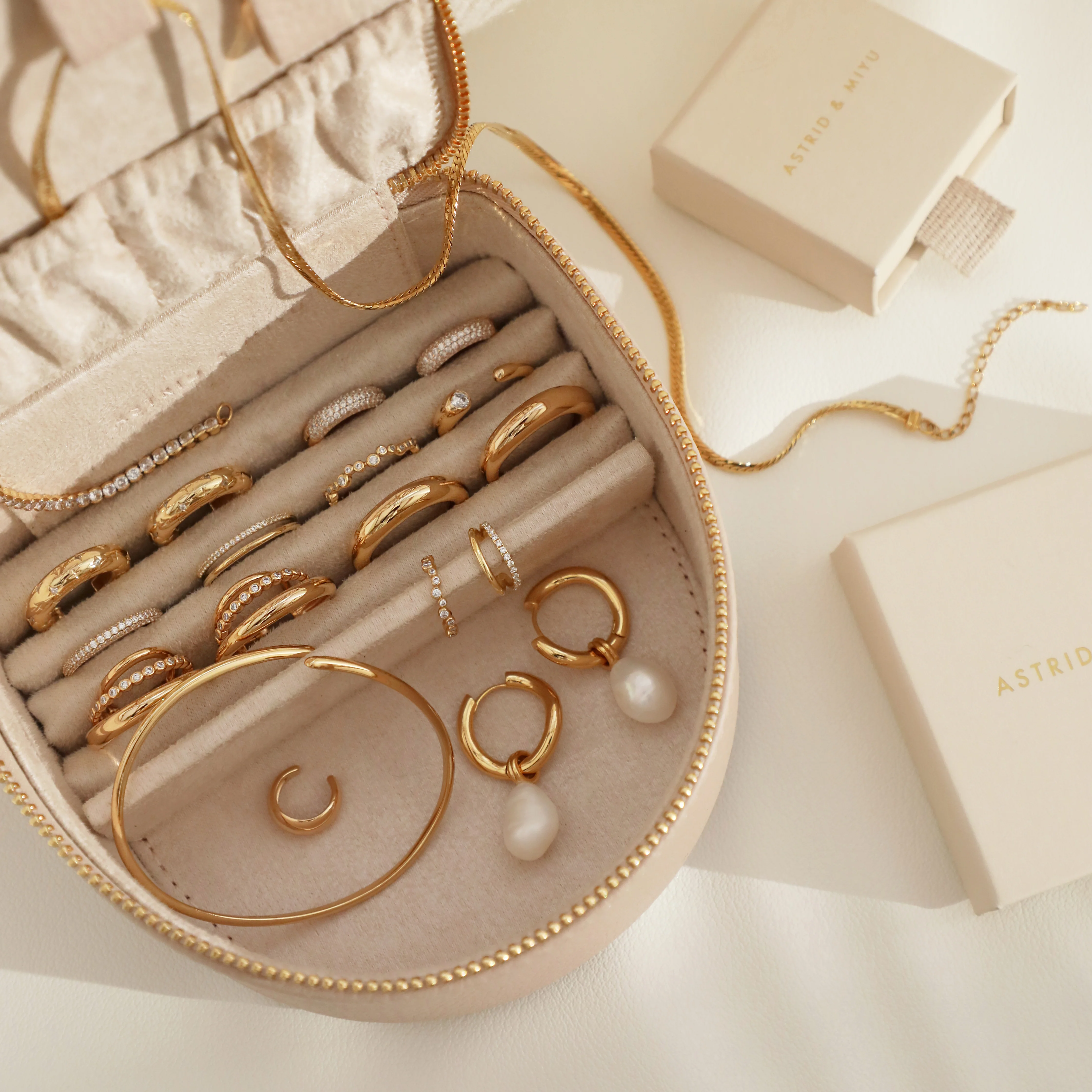 Leather Jewellery Box in Fawn Sand - Image 4