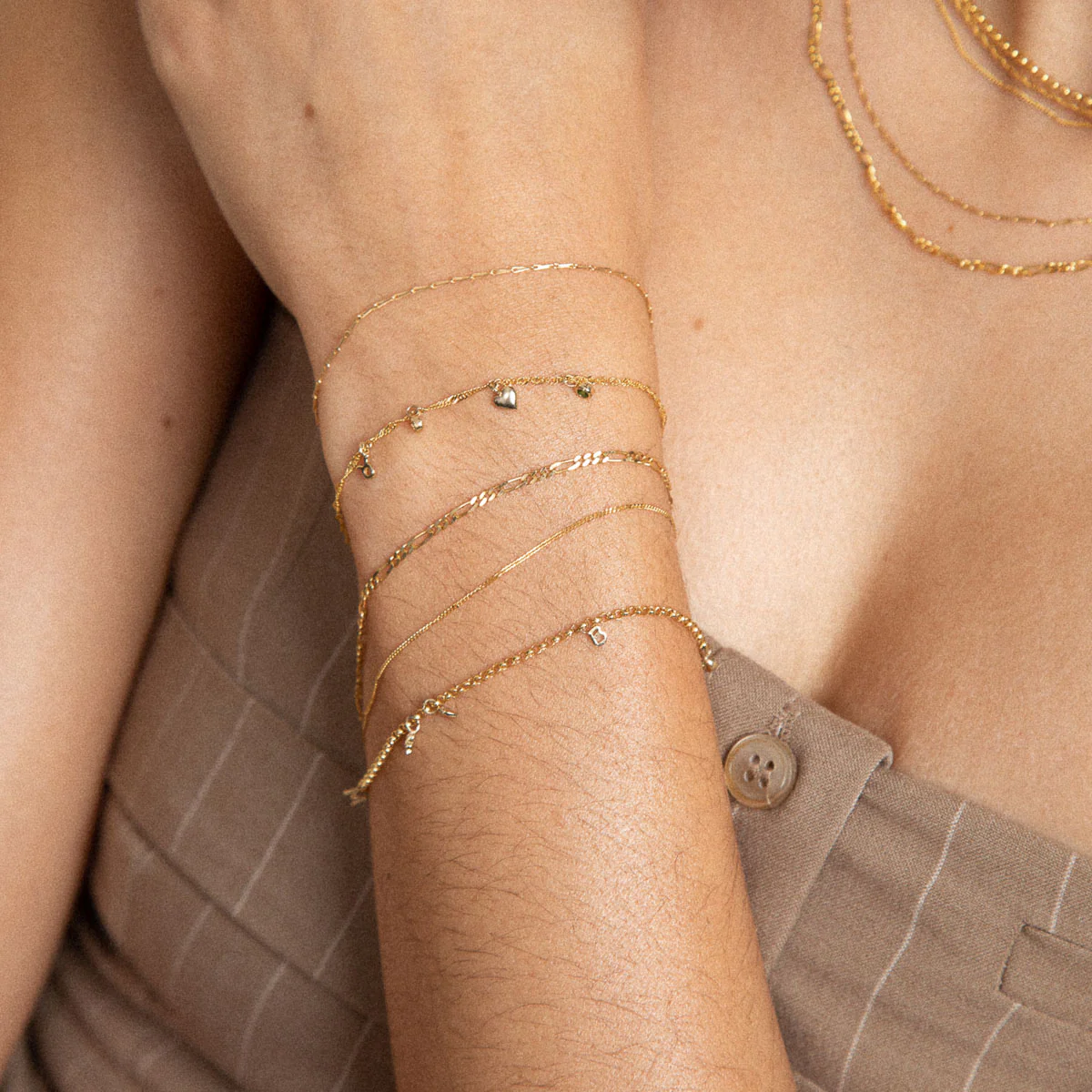 Marylebone Chain Bracelet in Solid Gold - Image 3