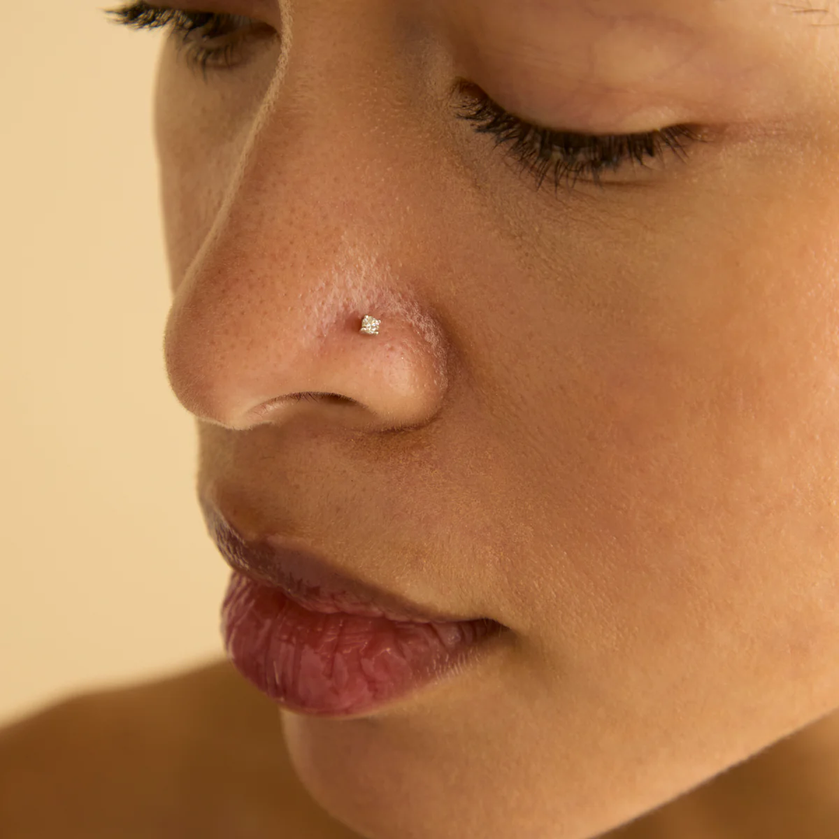 Micro Crystal Titanium Piercing Stud in Platinum - Image 3
