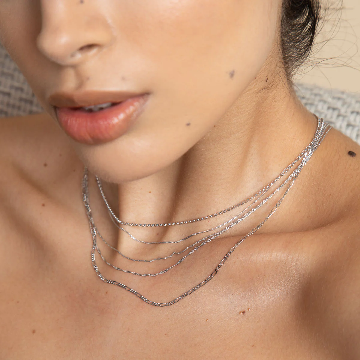 Miyu Chain Necklace in Solid White Gold - Image 5