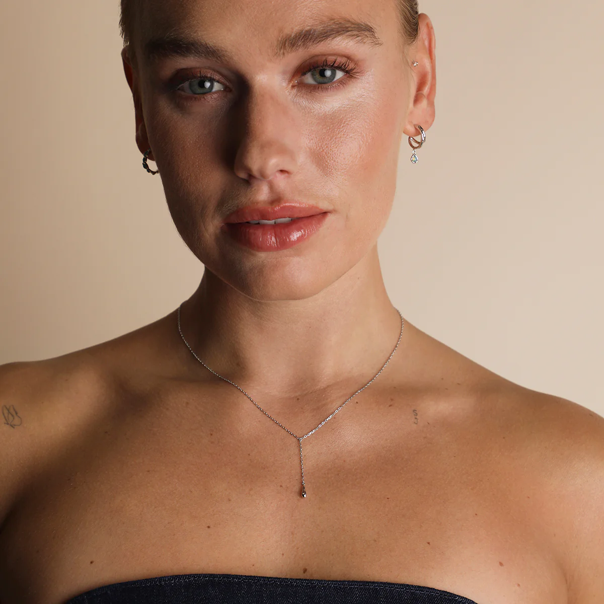 Molten Charm Lariat Necklace in Silver - Image 2