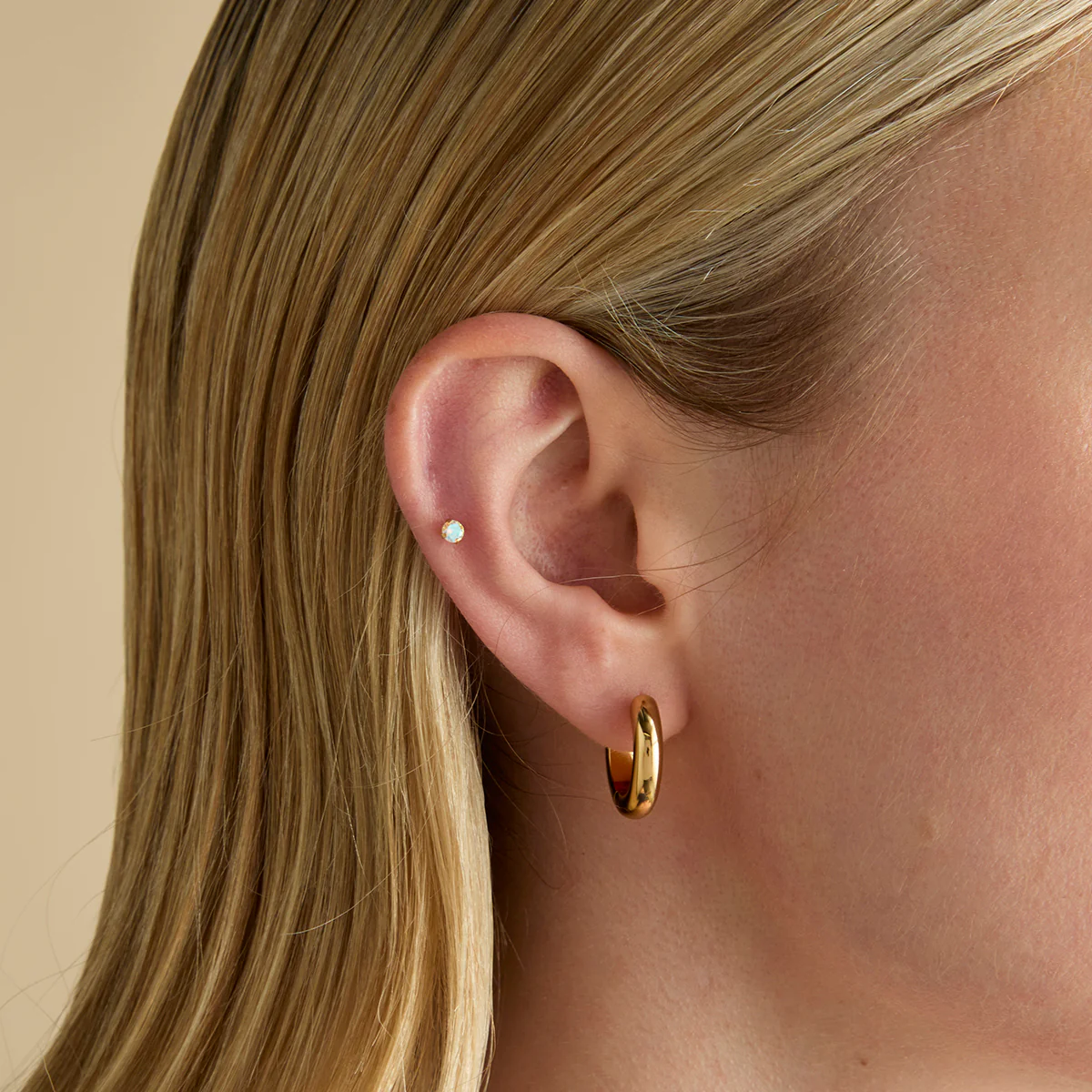 Moonstone Titanium Piercing Stud in Gold - Image 2