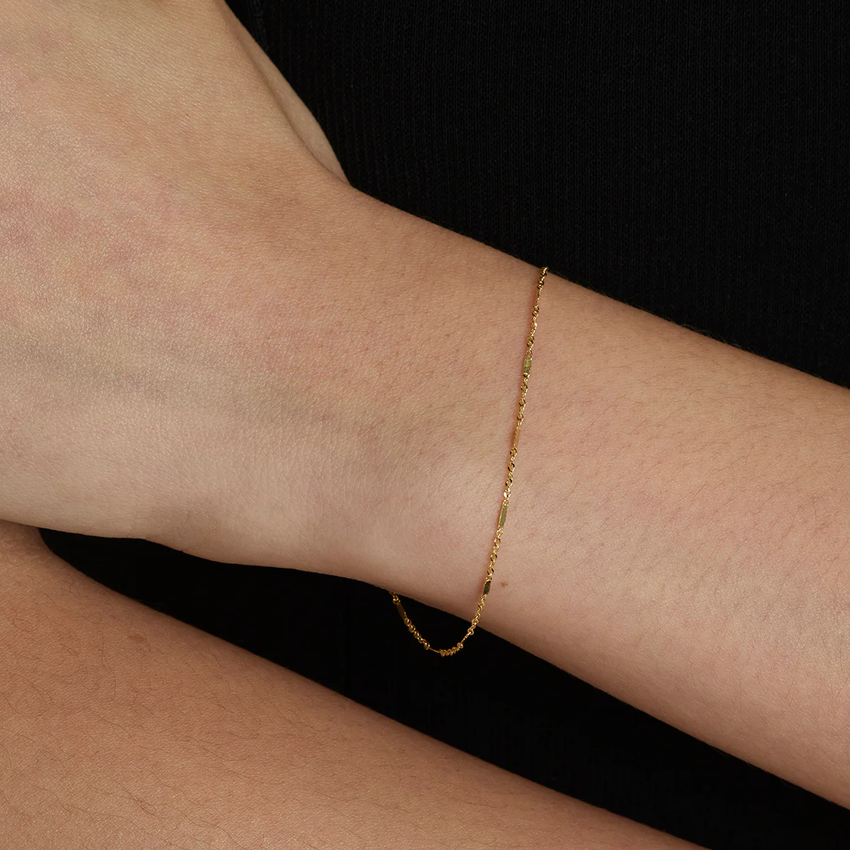 Astrid Chain Bracelet in Solid Gold - Image 2