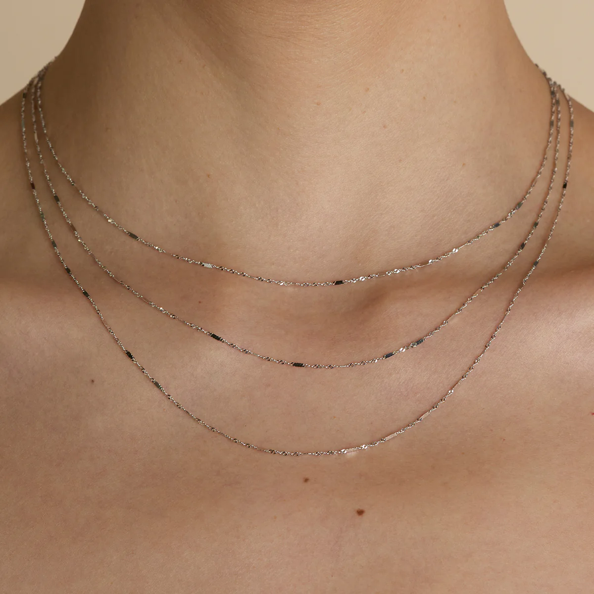 Astrid Story Chain Necklace in Solid White Gold - Image 4