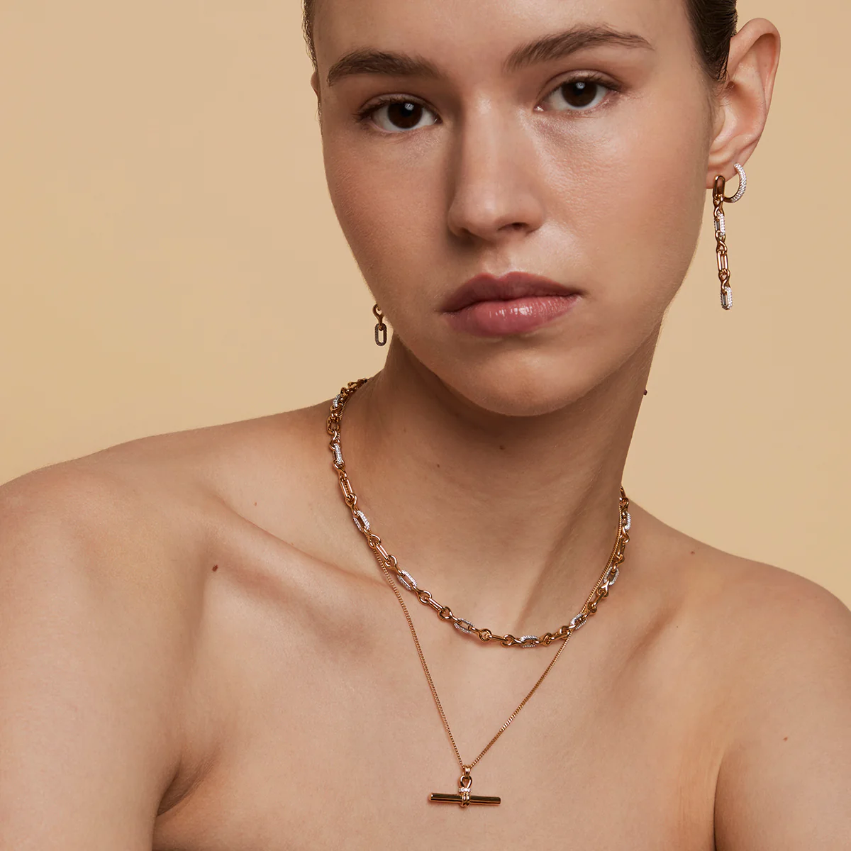 Pavé Chain Link Necklace in Gold - Image 3