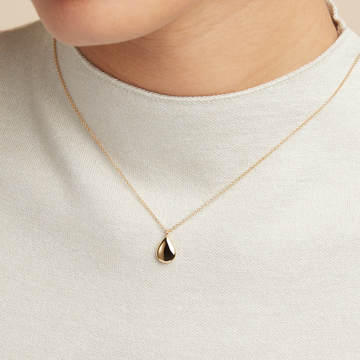 Pear Pendant Necklace in Gold - Image 3