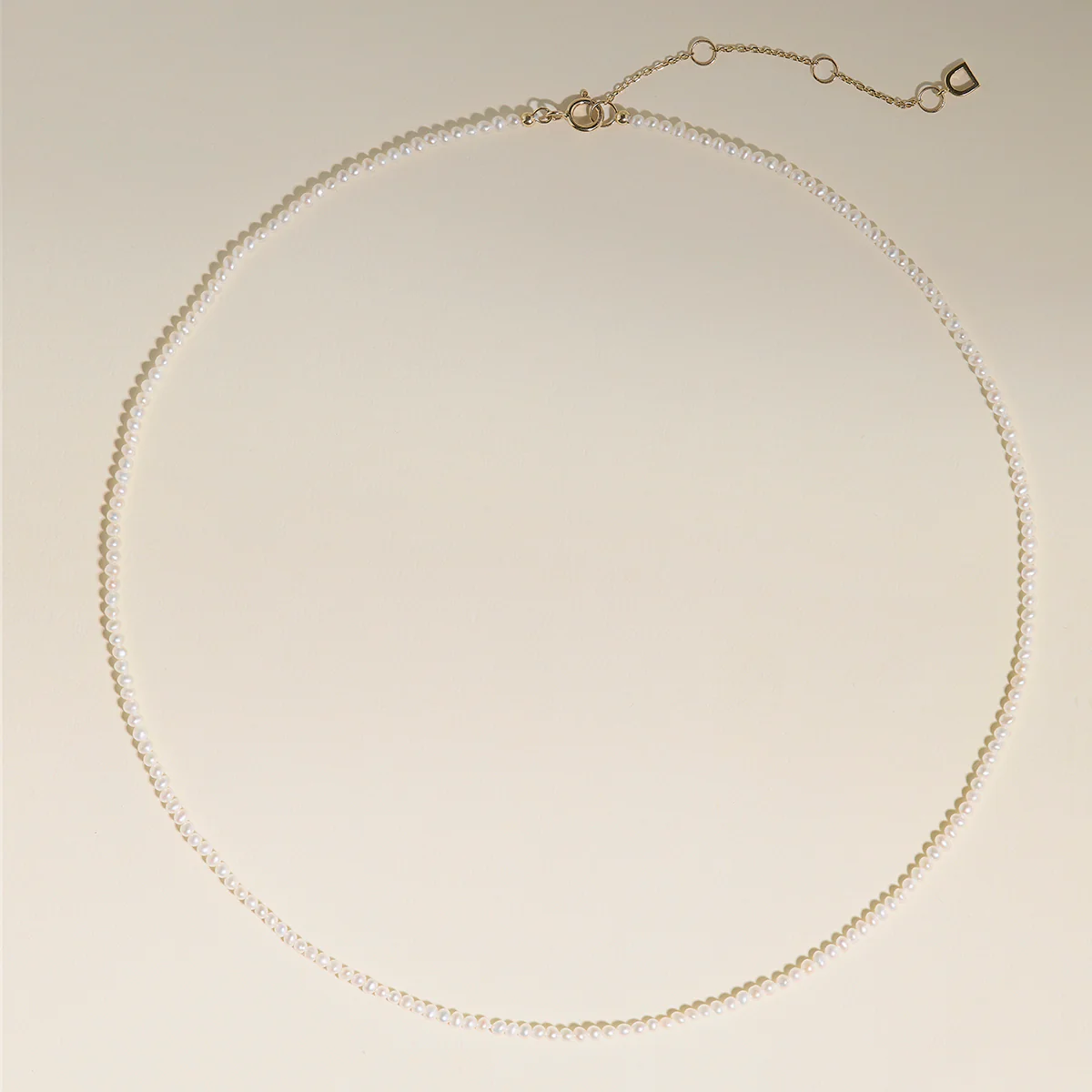 Pearl Necklace in Solid Gold