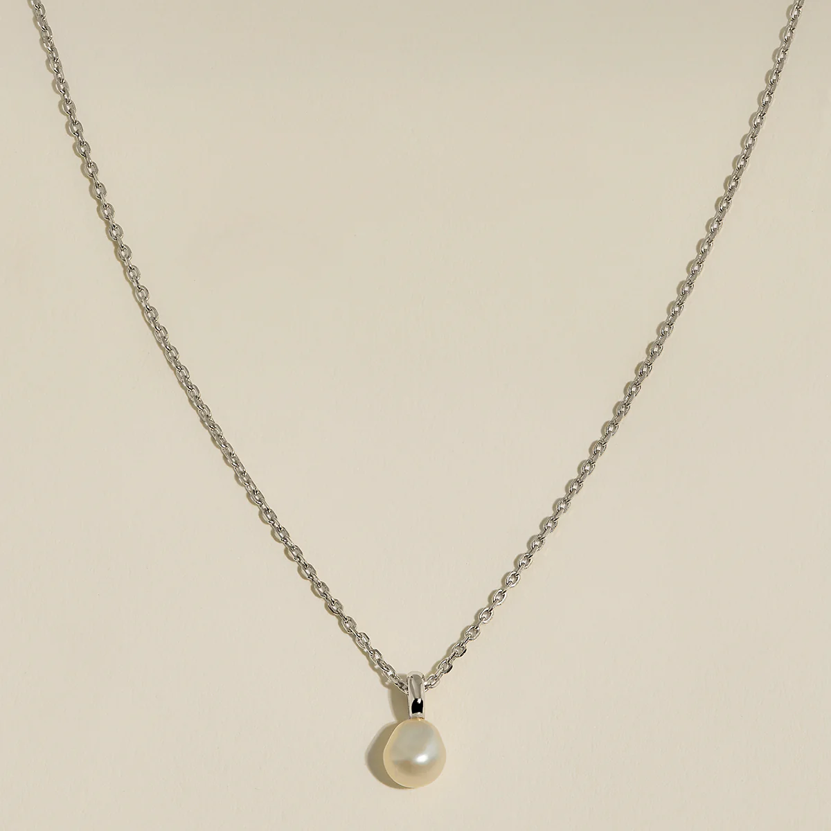 Pearl Pendant Necklace in Silver