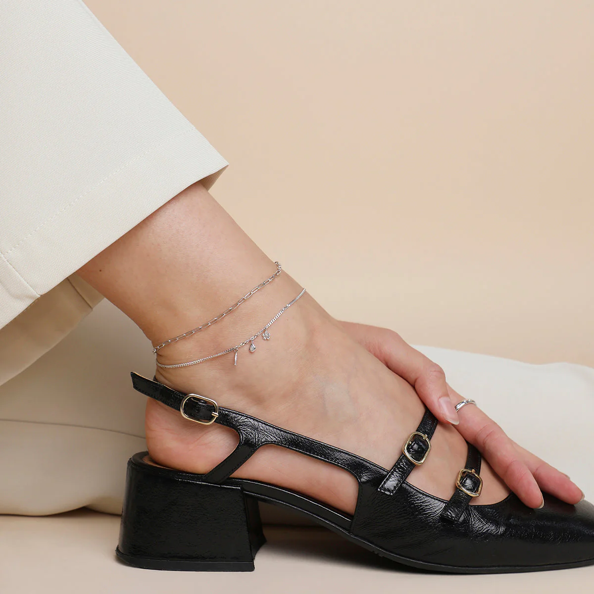 Piccadilly Story Chain Anklet in Solid White Gold - Image 3