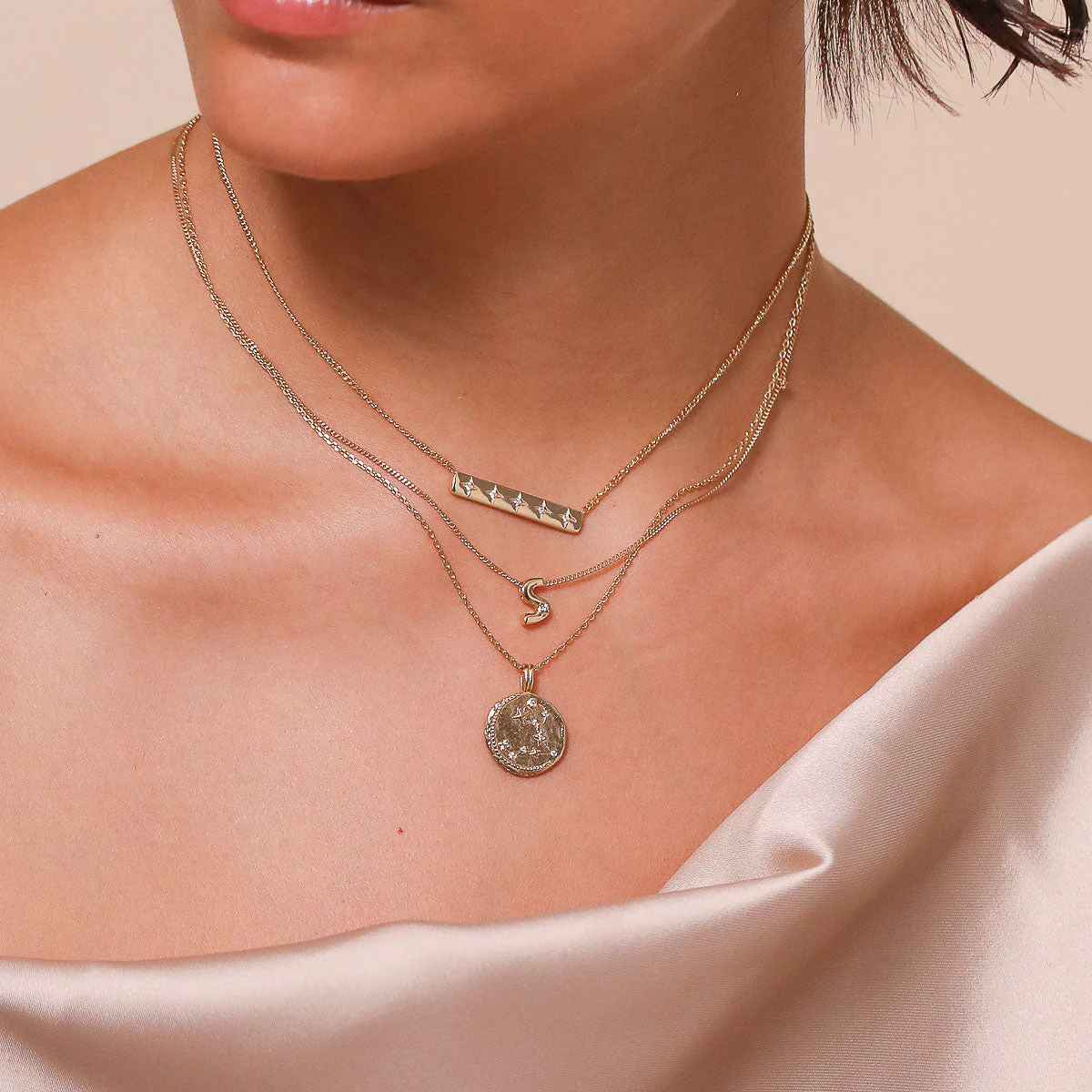 Pisces Zodiac Pendant Necklace in Gold - Image 4