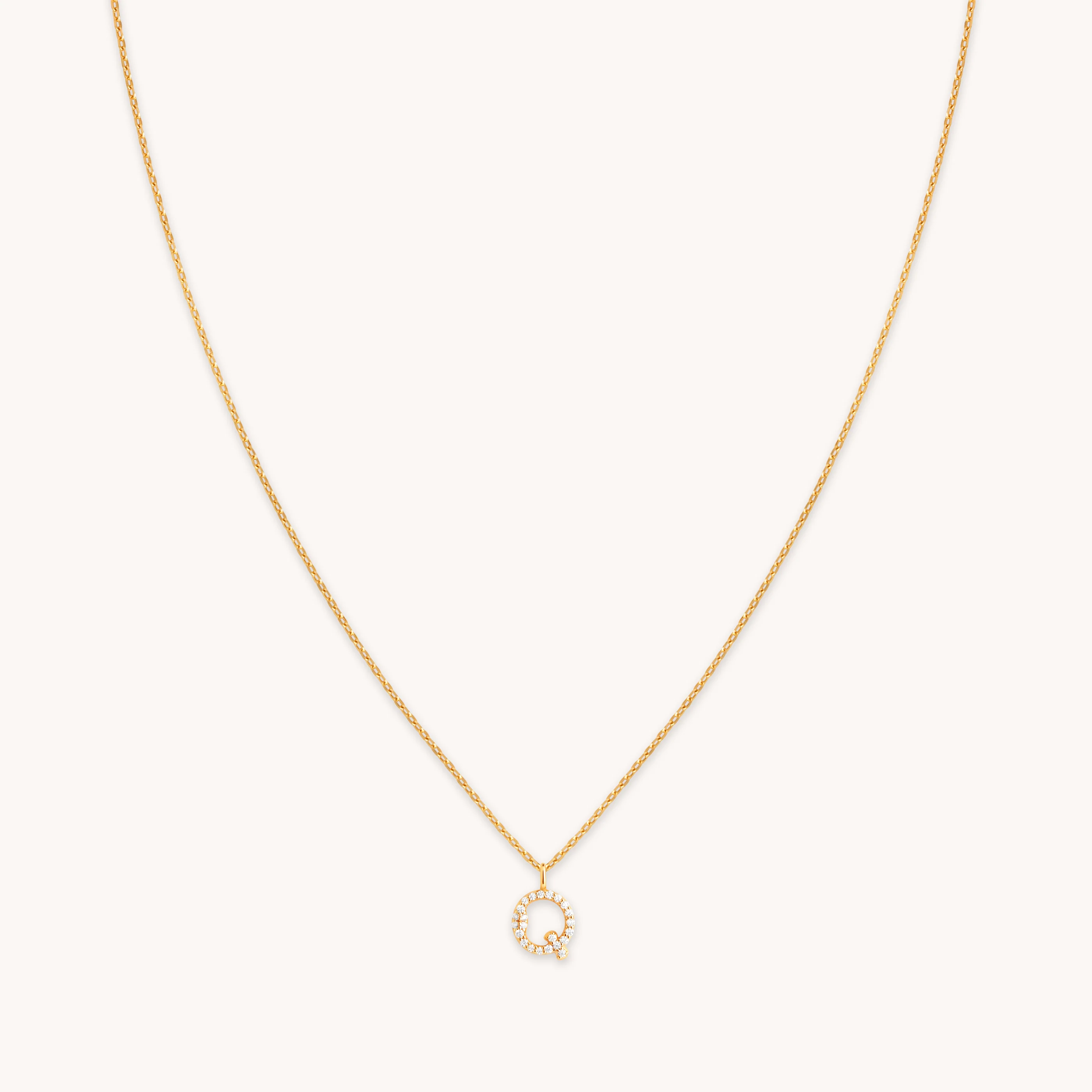 Q Initial Pavé Pendant Necklace in Gold