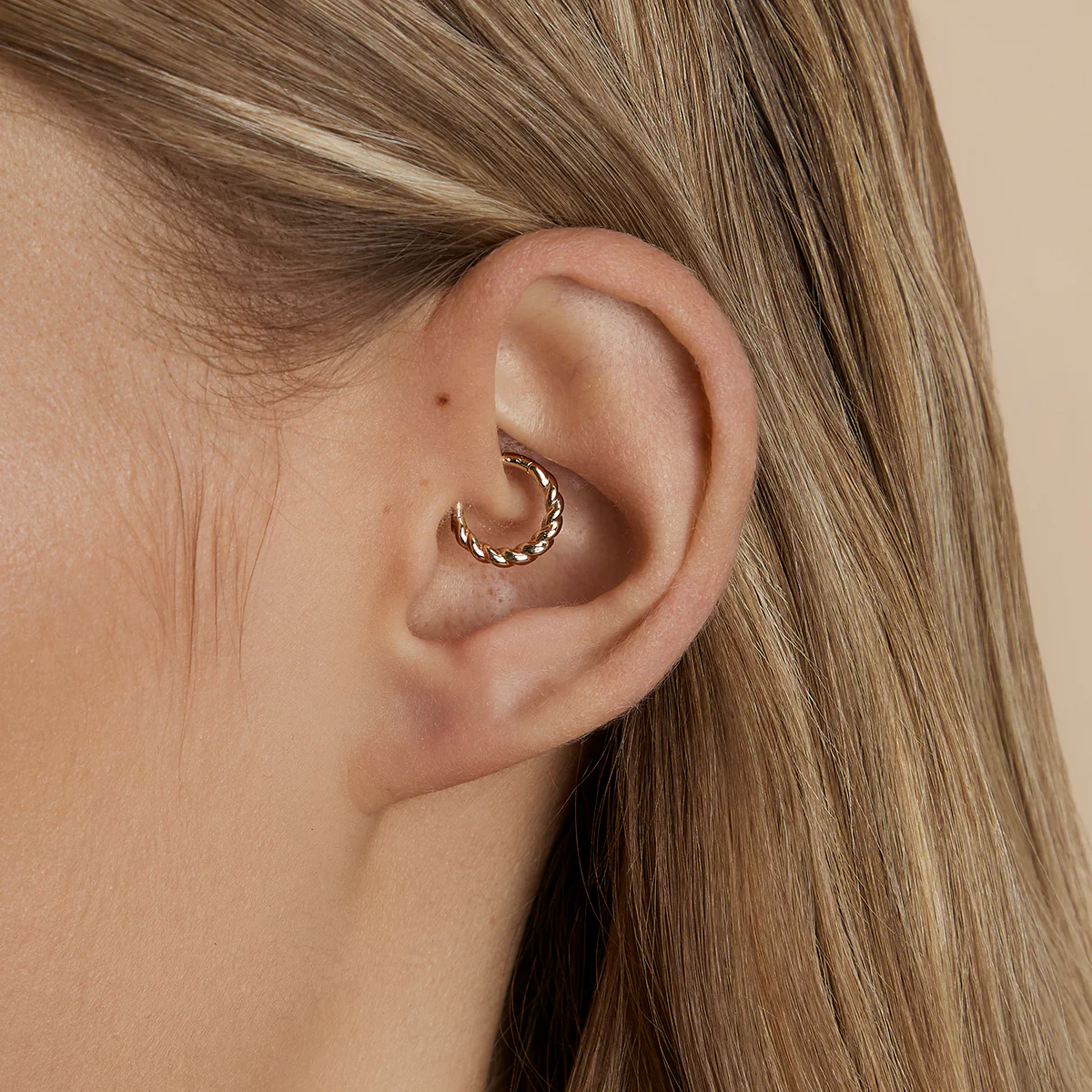 Rope Daith Ring in Solid Gold - Image 2