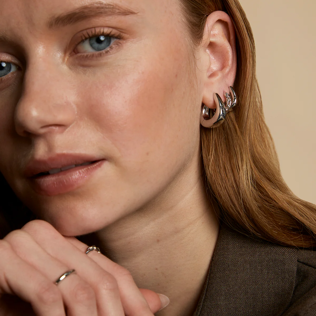 Saddle Small Hoops in Silver - Image 4