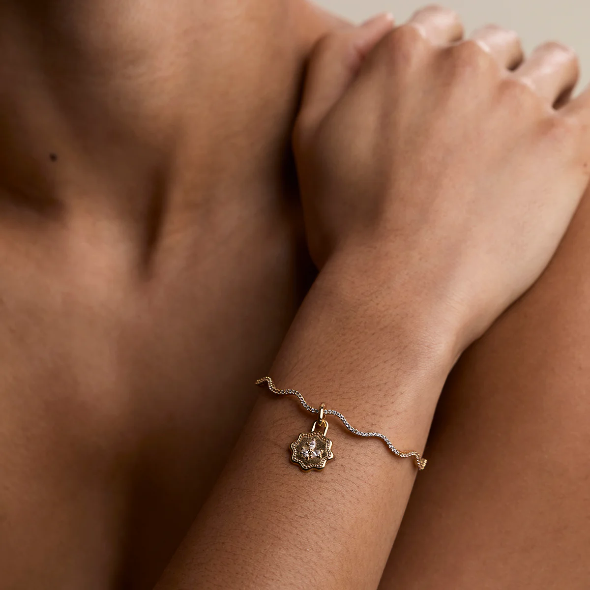 Scalloped Coin Clip Charm in Gold - Image 3