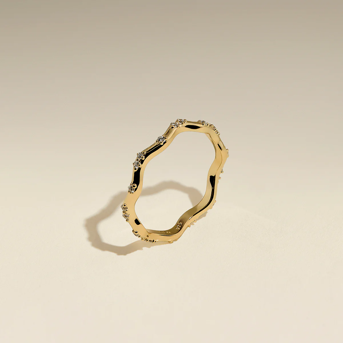Scalloped Crystal Band Ring in Gold