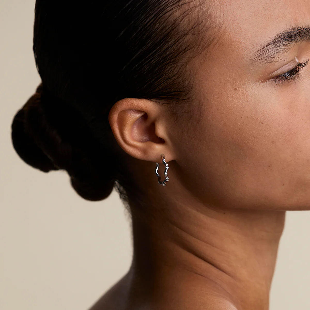 Scalloped Crystal Medium Hoops in Silver - Image 2