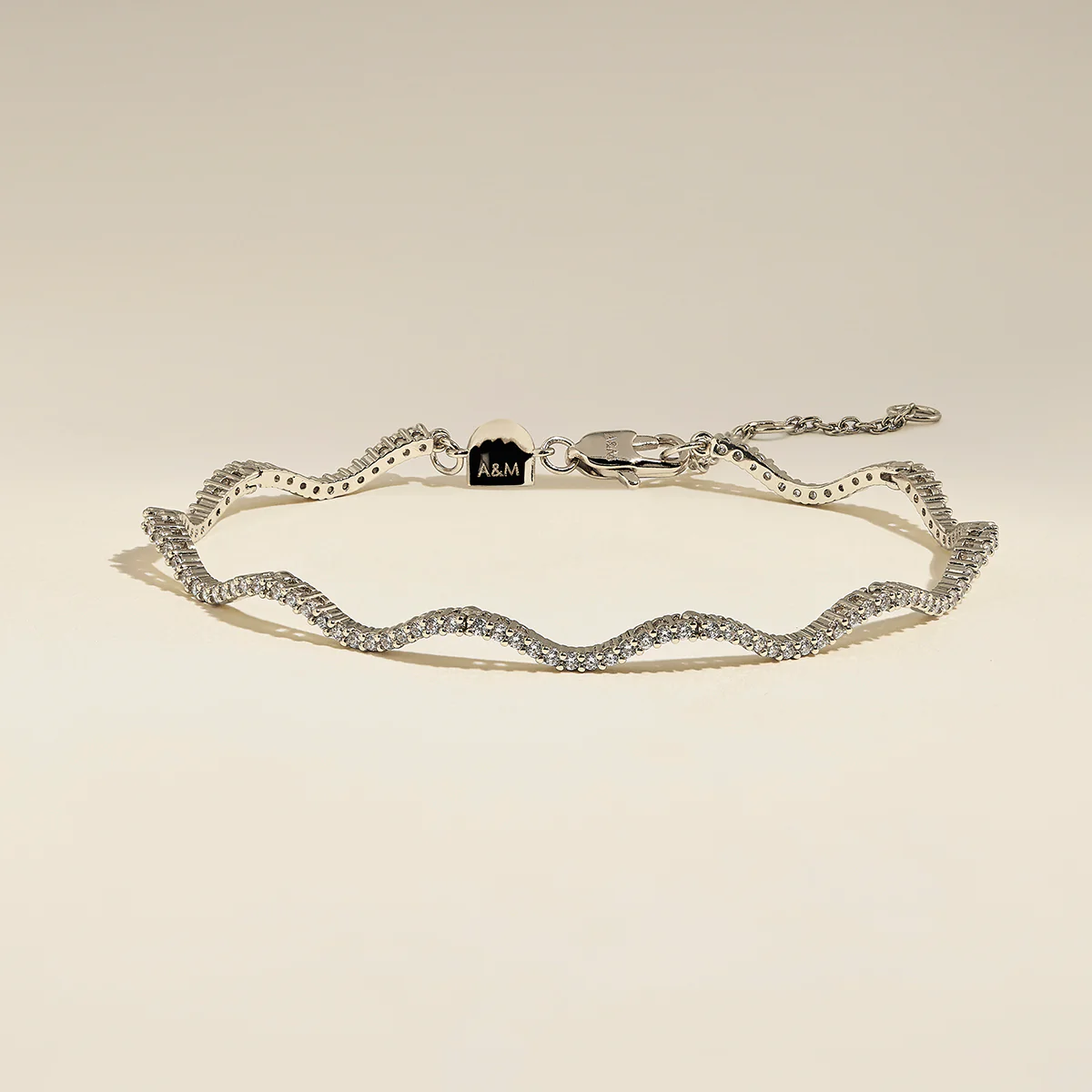 Scalloped Tennis Chain Bracelet in Silver