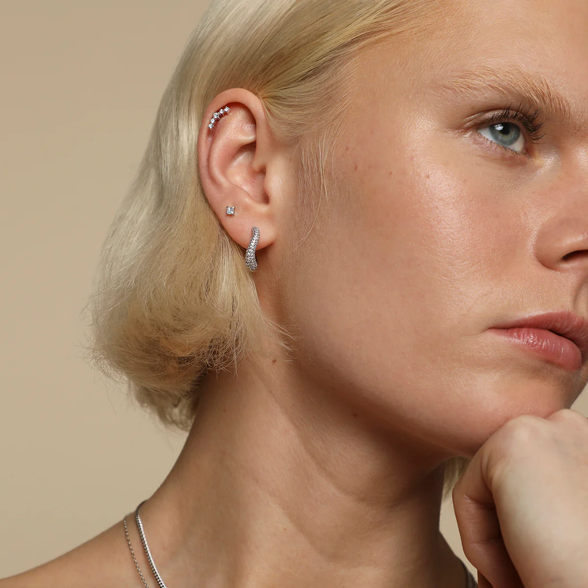Square Crystal Titanium Piercing Stud in Platinum - Image 4