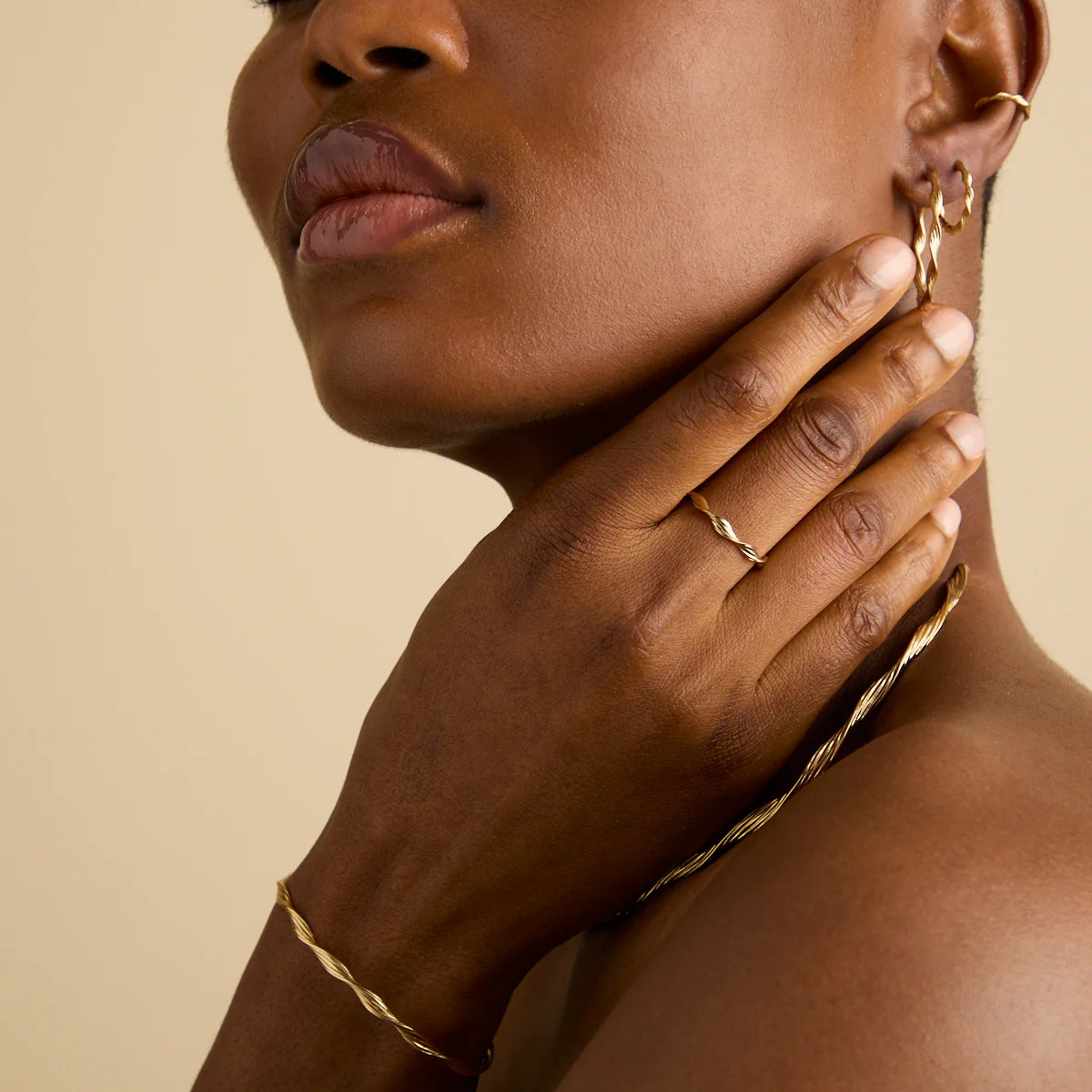 Twist Band Ring in Gold - Image 4