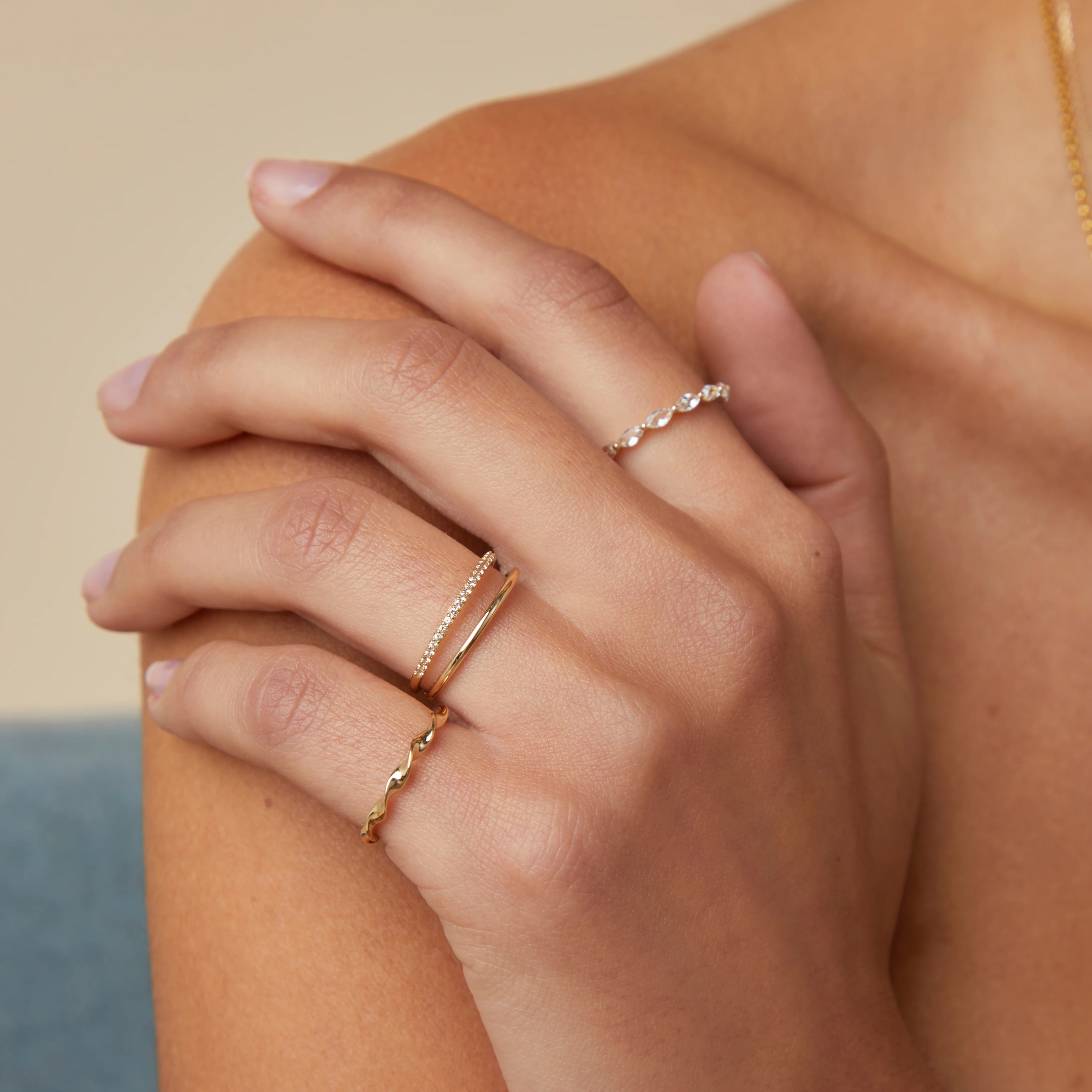 Twist Band Ring in Solid Gold - Image 3