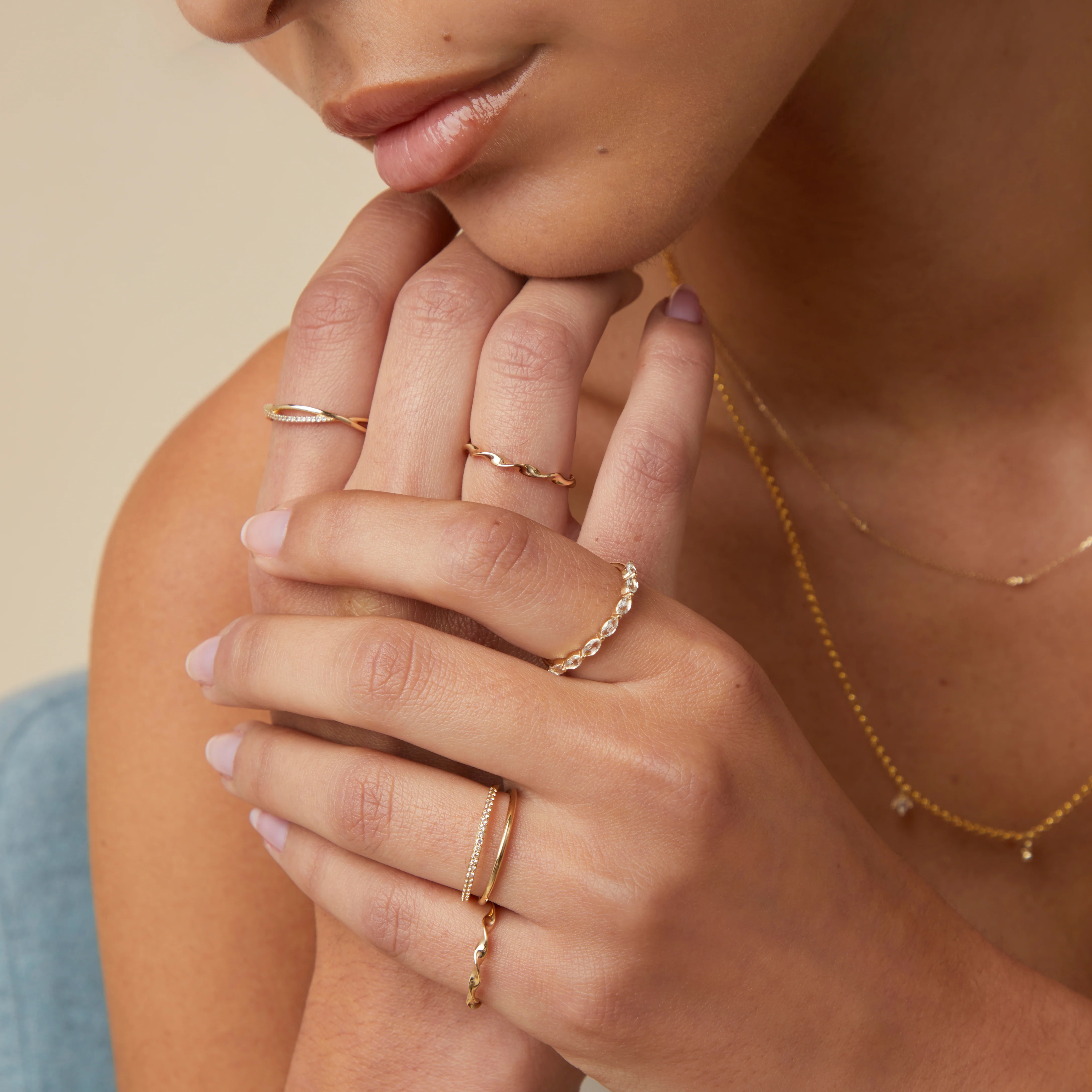 Twist Band Ring in Solid Gold - Image 4