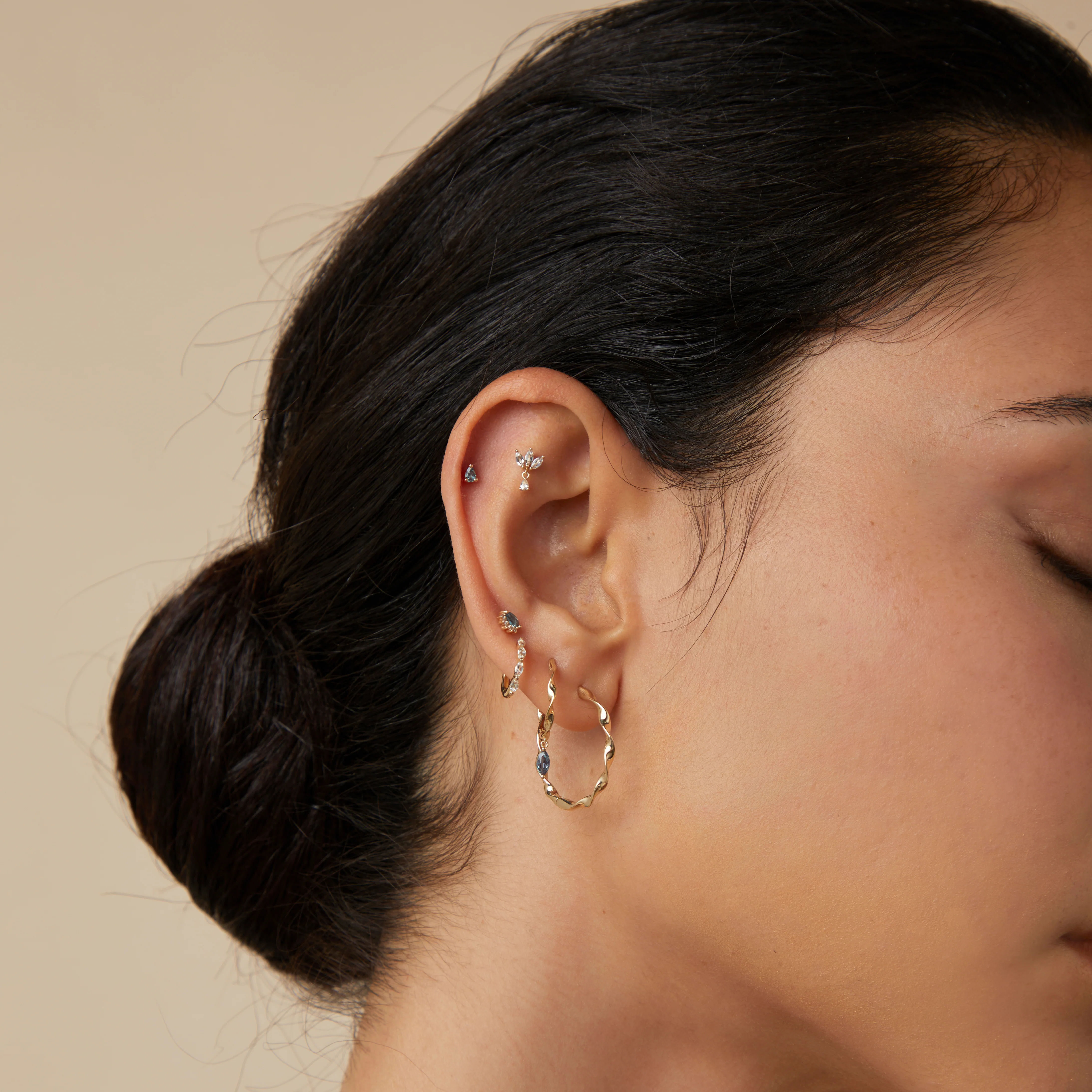 Twist Large Hoops in Solid Gold - Image 4