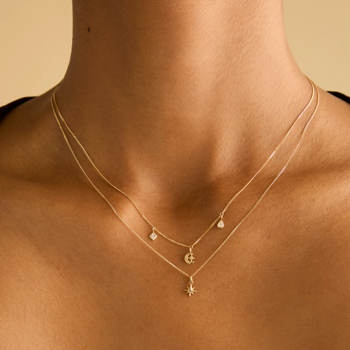 White Topaz Star Pendant Necklace in Solid Gold - Image 3